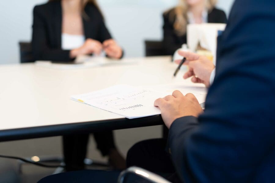 närbild på en årsredovisning